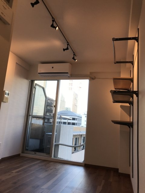 ソフトタウン赤坂の洋室