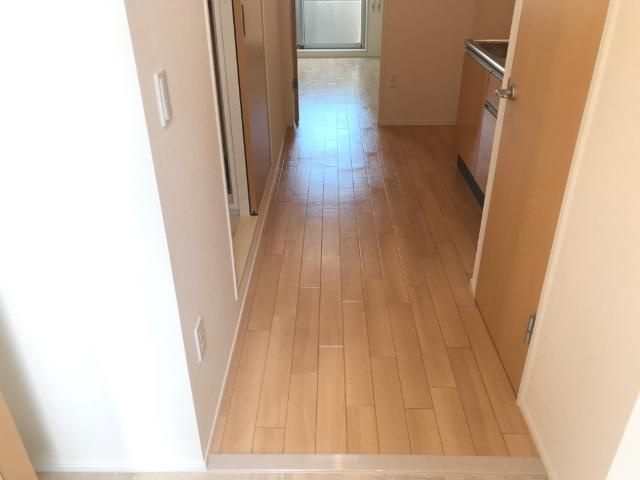 ラーハ前原の内装|廊下