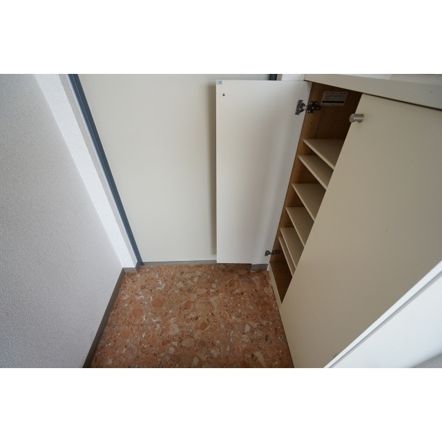 プリマヴェーラ問屋町の玄関|シューズボックス