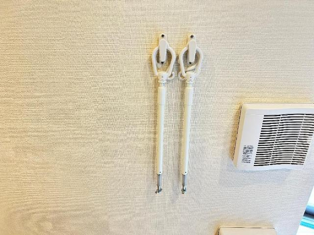 仮）日野市落川アパート新築工事の設備|室内物干し（イメージ）
