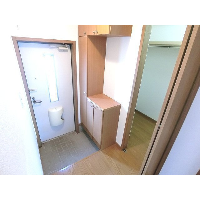シャンポールカカミノ　Ａの玄関