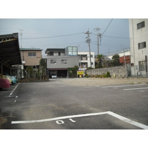 岐阜市上川手の駐車場の外観