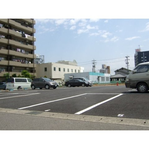 薮田南１丁目松波駐車場の外観