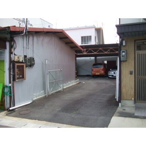 元町林ガレージ