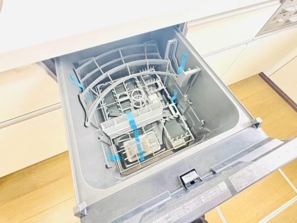 富里市十倉の中古一戸建のキッチン|食洗器