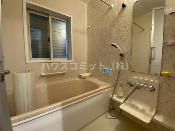 成田市本城の中古一戸建の浴室