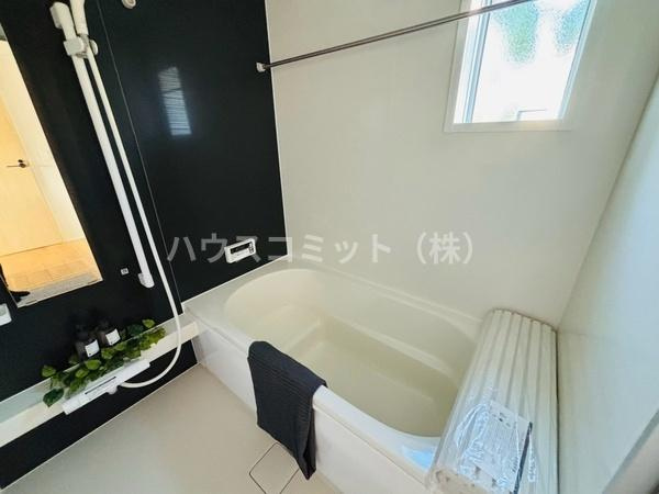富里市十倉の新築一戸建の浴室