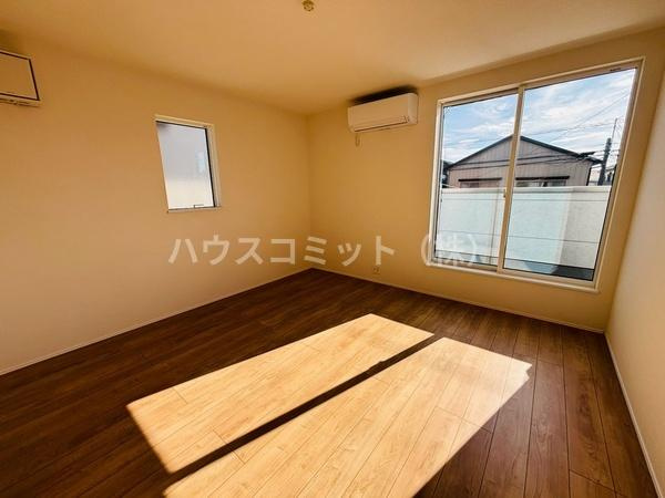 富里市十倉の新築一戸建の洋室
