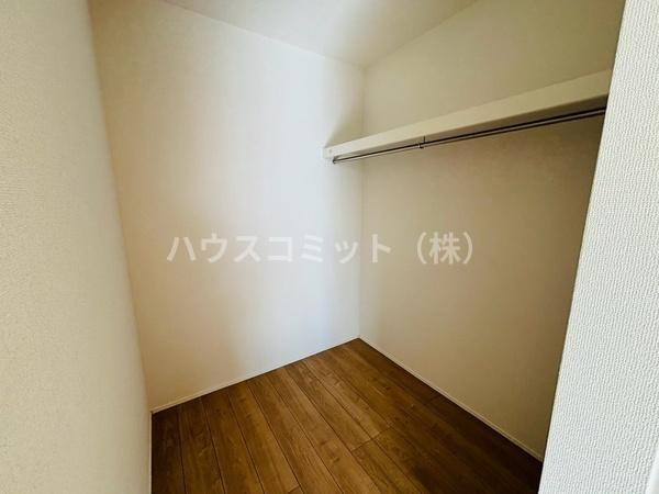 富里市十倉の新築一戸建の収納