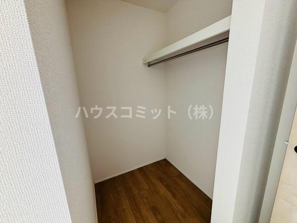 富里市十倉の新築一戸建の収納