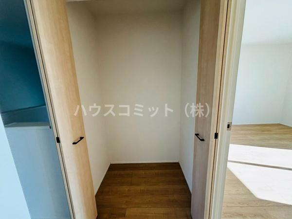 富里市十倉の新築一戸建の収納