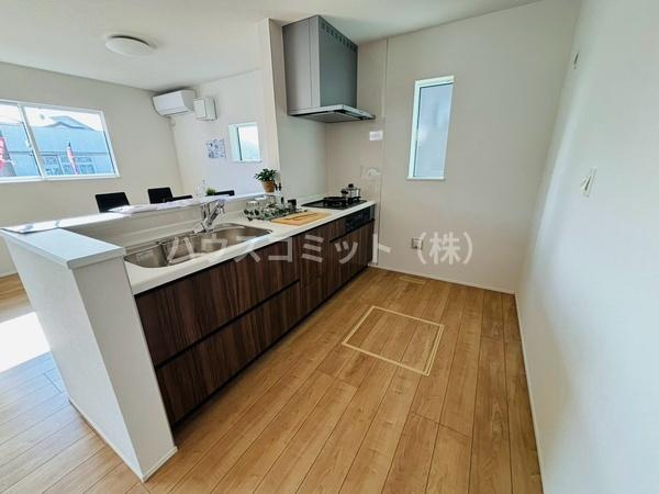 富里市十倉の新築一戸建のキッチン
