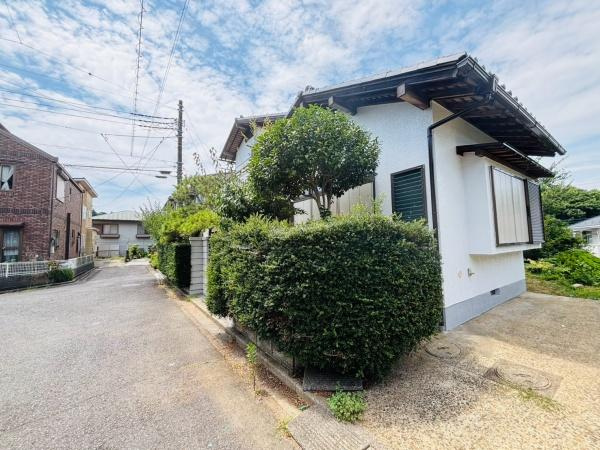印旛郡酒々井町上本佐倉の中古一戸建の前面道路含む現地写真