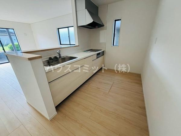 八街市文違の新築一戸建のキッチン