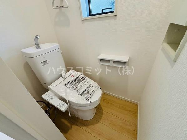 八街市文違の新築一戸建のトイレ