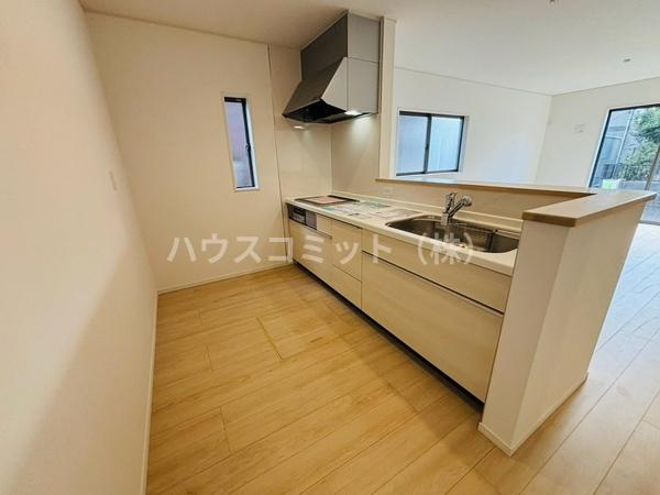 八街市文違の新築一戸建の居間・リビング