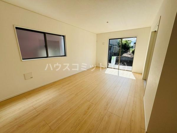 八街市文違の新築一戸建の居間・リビング