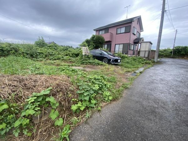 八街市文違の売地の前面道路含む現地写真