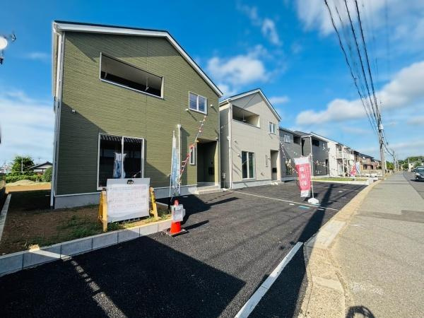 成田市本城の新築一戸建の前面道路含む現地写真