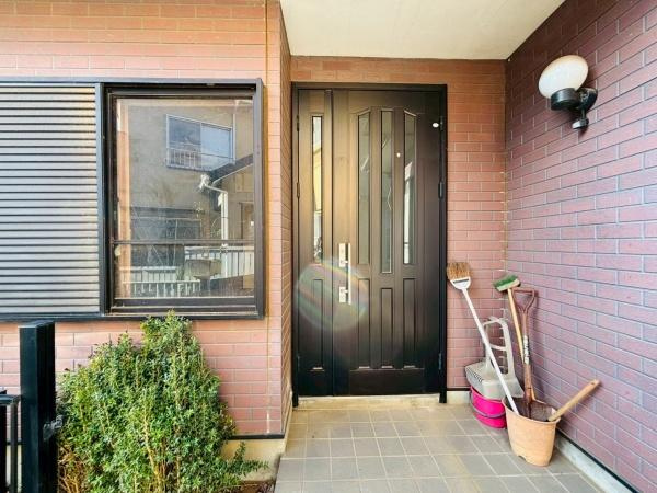 富里市十倉の中古一戸建の玄関
