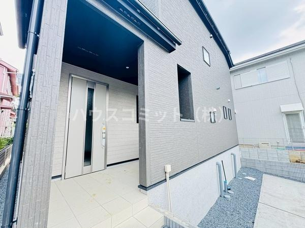 四街道市旭ケ丘２丁目の新築一戸建の玄関