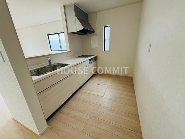 八街市榎戸の新築一戸建のキッチン