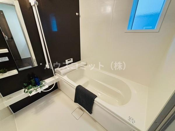 富里市日吉台６丁目の新築一戸建の浴室