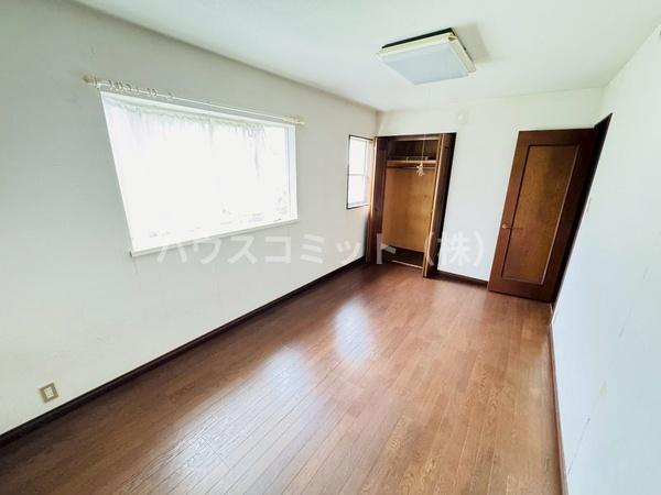 富里市日吉台６丁目の中古一戸建の洋室