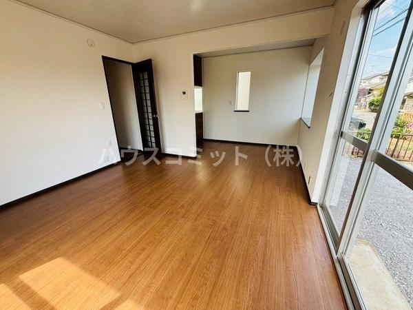 八街市八街はの中古一戸建の居間・リビング