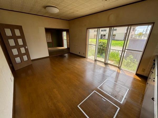 八街市八街はの中古一戸建の居間・リビング