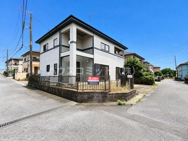 八街市沖の中古一戸建の前面道路含む現地写真