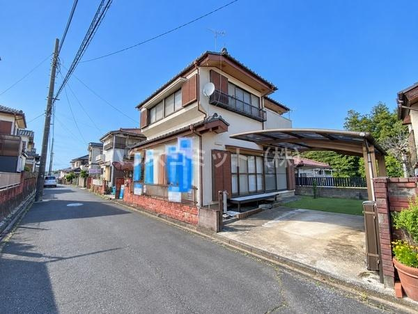 八街市八街ほの中古一戸建の前面道路含む現地写真