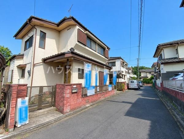 八街市八街ほの中古一戸建の前面道路含む現地写真