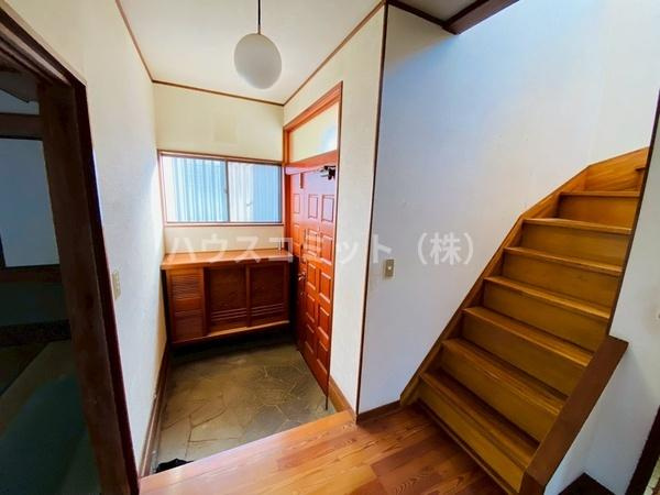 八街市八街ほの中古一戸建の玄関