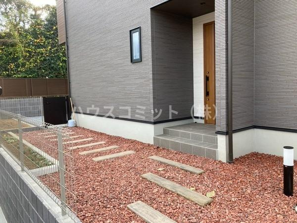 富里市日吉倉の中古一戸建の玄関