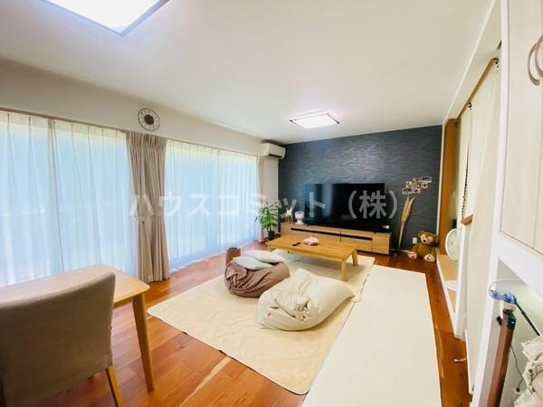 富里市日吉倉の中古一戸建の居間・リビング
