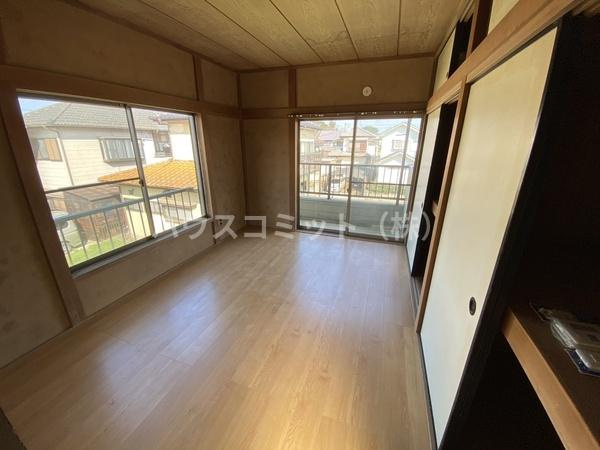 富里市十倉の中古一戸建の洋室