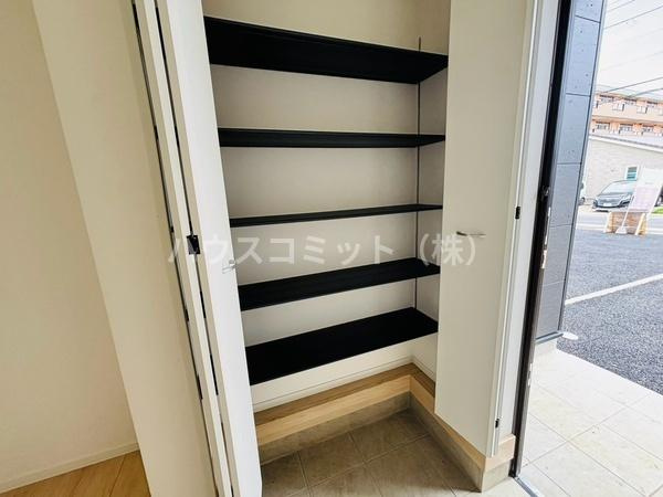 八街市八街ほの新築一戸建の玄関