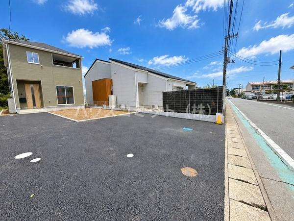 八街市八街ほの新築一戸建の前面道路含む現地写真