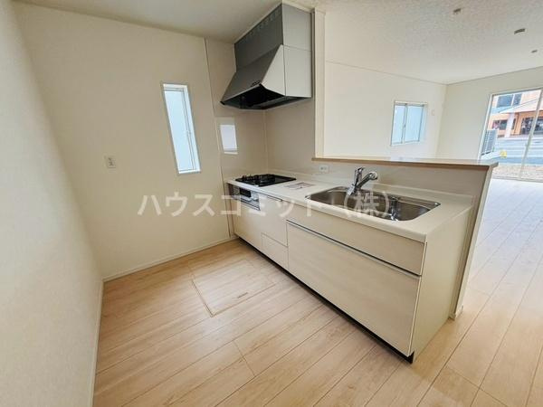 八街市八街ほの新築一戸建の居間・リビング