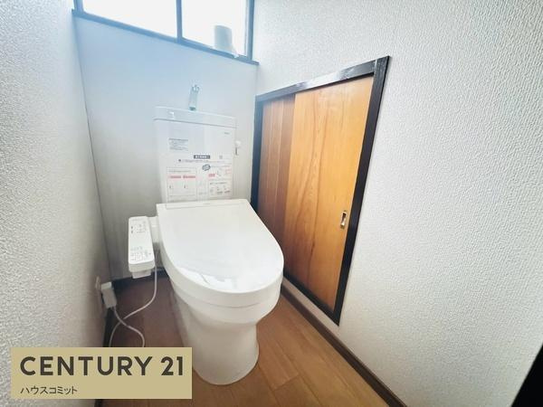 八街市朝日の中古一戸建のトイレ