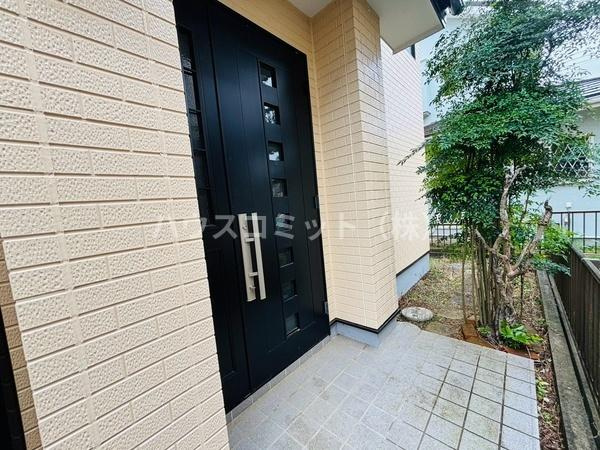 八街市泉台２丁目の中古一戸建の玄関
