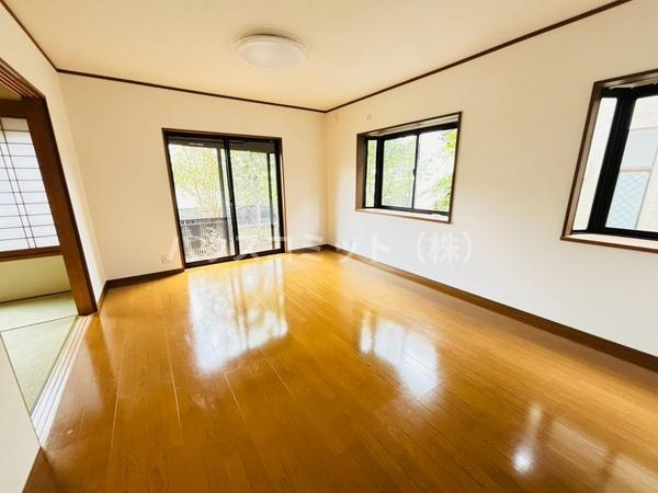 八街市泉台２丁目の中古一戸建の居間・リビング