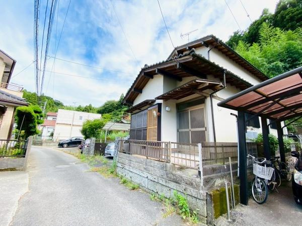 印旛郡酒々井町酒々井の中古一戸建の前面道路含む現地写真