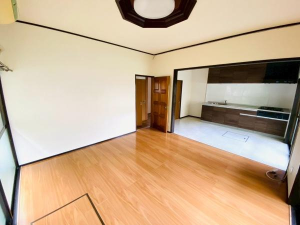 印旛郡酒々井町酒々井の中古一戸建の居間・リビング