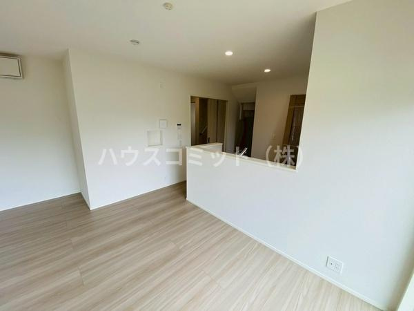 富里市七栄の新築一戸建の居間・リビング