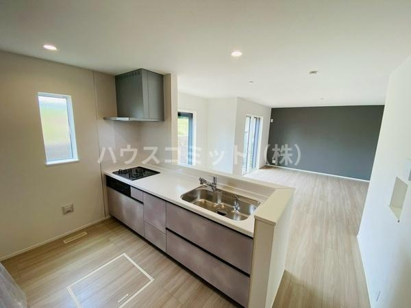 富里市七栄の新築一戸建のキッチン