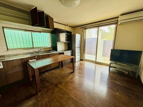 富里市十倉の中古一戸建の居間・リビング