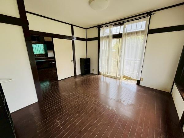 富里市十倉の中古一戸建の居間・リビング