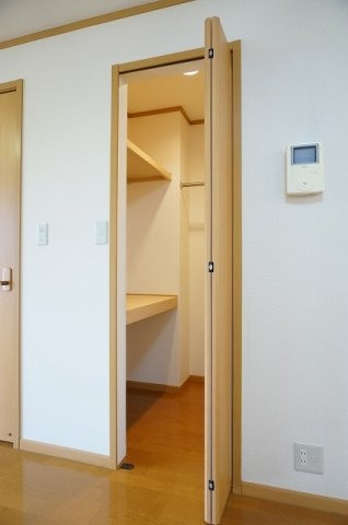サンリットパレスＢの収納